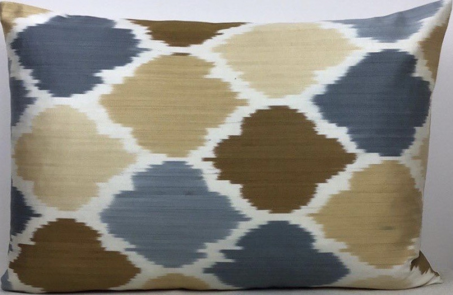 Ikat Pillow ( 40 X 60 Cm )