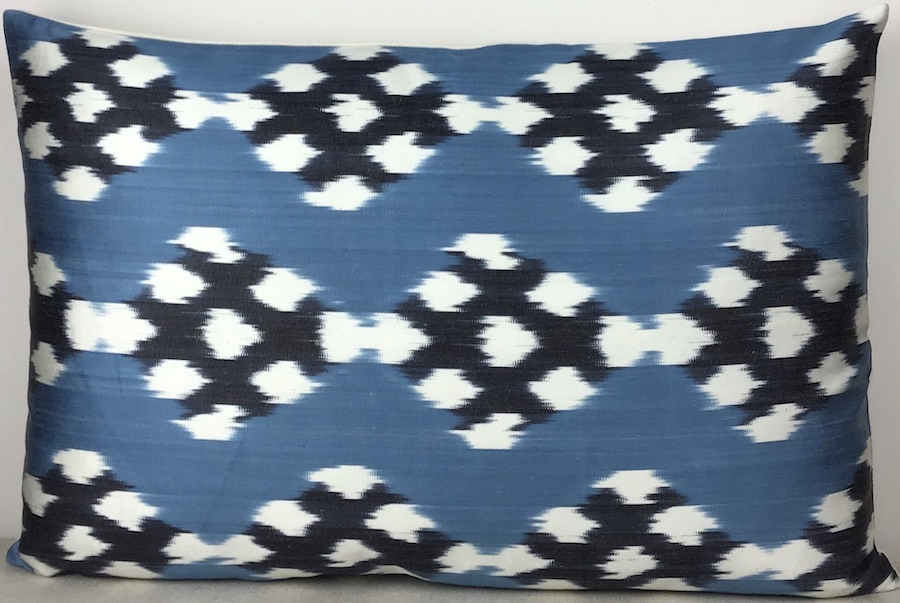 Ikat Pillow ( 40 X 60 Cm )