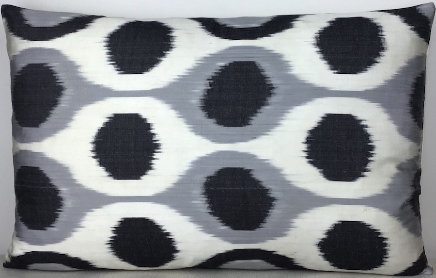 Ikat Pillow ( 40 X 60 Cm )