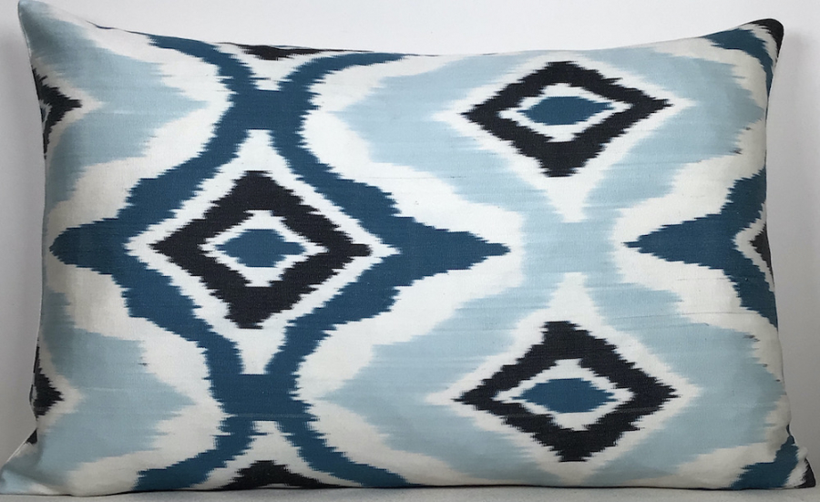 Ikat Pillow ( 40 X 60 Cm )