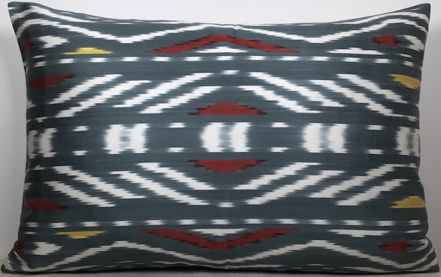 Ikat Pillow ( 40 X 60 Cm )