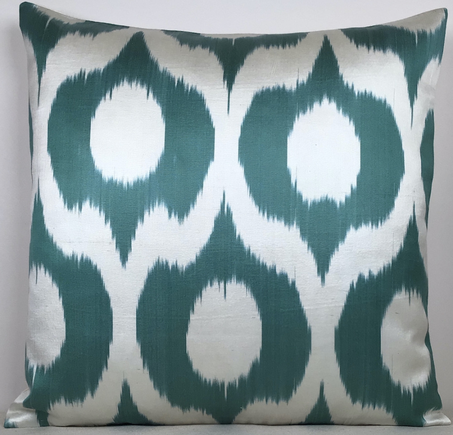 Ikat Pillow ( 50 X 50 Cm )