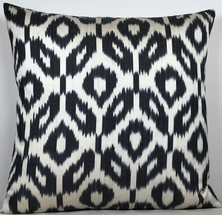 Ikat Pillow ( 50 X 50 Cm )