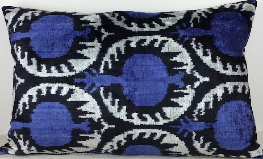 Velvet Pillow ( 40 X 60 Cm )